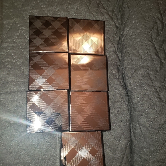 Eye shadow - Picture 2 of 4